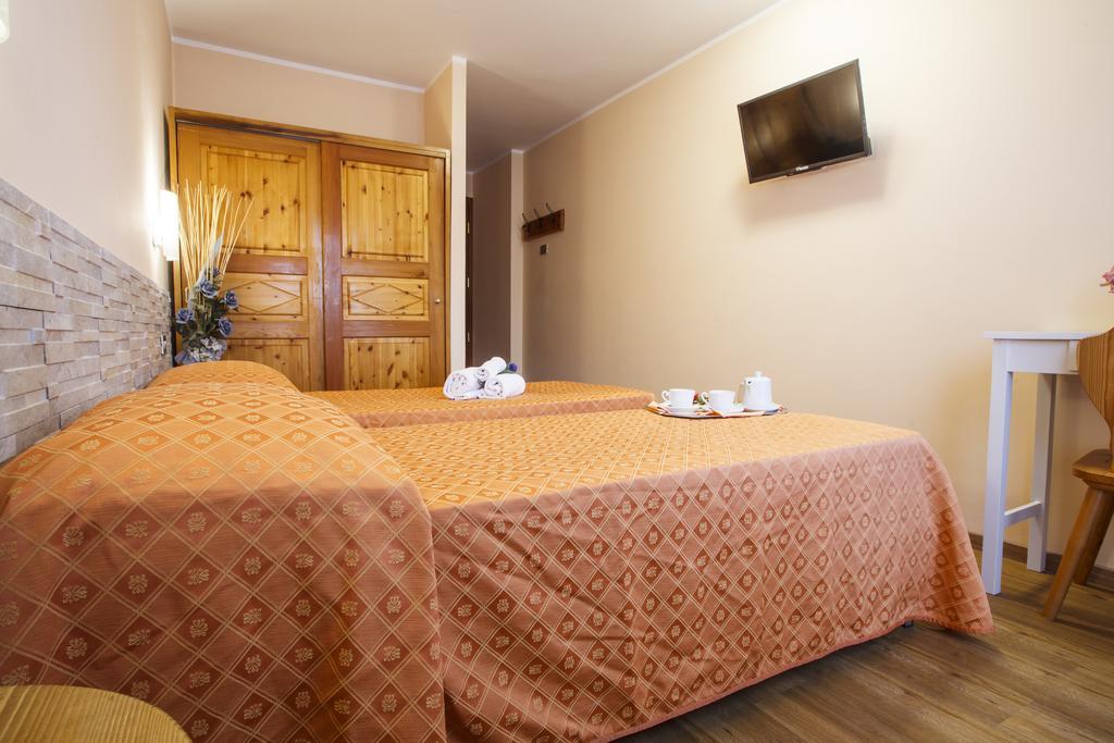 Hotel Olimpic Sestriere Esterno foto